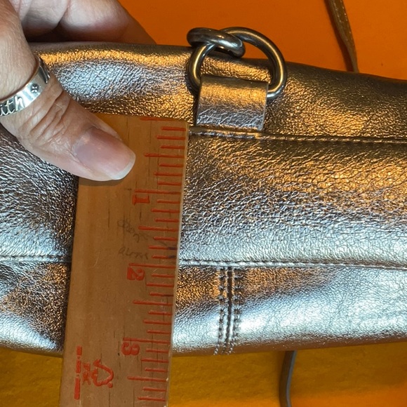 The Sak Pyrite Leather (Genuine) Crossbody/Shoulder Bag, Preowned - Picture 11 of 16